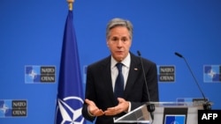 မြောက်အတ္တလန်တိတ် စစ်ရေး မဟာမိတ်နိုင်ငံများ အဖွဲ့ နေတိုး အစည်းအဝေး သတင်းစာရှင်းလင်းပွဲမှာတွေ့ရတဲ့ အမေရိကန်နိုင်ငံခြားရေးဝန်ကြီး ဘလင်ကန် (ဒီဇင်ဘာ ၄၊ ၂၀၂၄)