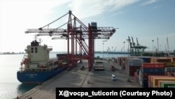 资料照片：位于印度泰米尔纳德邦图蒂库迪的V.O.奇丹巴拉纳尔港，该港是印度13个主要港口之一。(2025年6月26日)