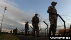 រូបឯកសារ៖ កងទាហានល្បាតព្រំដែនឥណ្ឌា និងបង់ក្លាដេស។