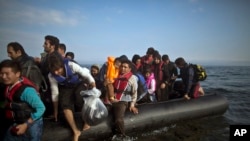 Para pengungsi dan migran di Laut Tengah (Foto: dok). 