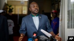 President Pierre Nkurunziza makes a brief statement at the presidential palace in Bujumbura, Burundi, May 17, 2015. 