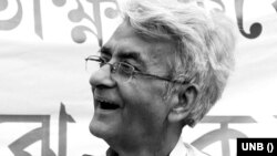 'আমি বাংলায় গান গাই' গানের শিল্পী প্রতুল মুখোপাধ্যায়