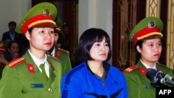 Nhà hoạt động Trần Thị Nga, tại phiên xử phúc thẩm, ngày 22/12/2017.