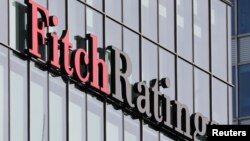 Fitch Ratings cambió de "estable" a "negativa" la perspectiva de deuda de México.