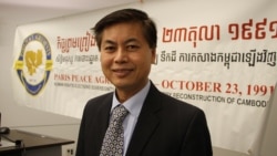 រូបឯកសារ៖ លោក យ័ប គឹមទឹង អគ្គលេខាធិការ​នៃ​មហាសន្និបាត​កំពូល​ខ្មែរ​ឯនាយ​សមុទ្រ។ (ចាប ចិត្រា/វីអូអេ)