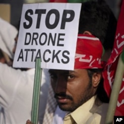 24 mahalliy askar NATO hujumida halok bo'lgach, pokistonliklar orasida AQSh va NATOga qarshi norozilik kayfiyati yanada kuchaydi.