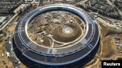 Foto udara kantor pusat perusahaan Apple, "Apple Campus 2" di Cupertino, California (foto: dok).