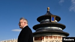Perdana Menteri Australia Anthony Albanese mengunjungi Kuil Surga di Beijing, Cina, Senin, 6 November 2023. (Lukas Coch/AAP Image via Reuters)