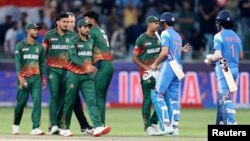 د چمپینز ټرافي دوهمه لوبه هند وګټله.