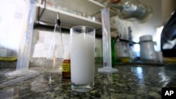 İstanbul’da Kasım ve Aralık aylarında sahte alkol kullanımı nedeniyle zehirlenen 77 kişiden 37’si hayatını kaybederken 23 kişi taburcu oldu, 17 kişinin ise tedavisi devam ediyor.