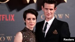 Claire Foy, qui joue la reine Elizabeth II, et Matt Smith, qui joue le prince Philip dans "The Crown", Londres, 21 novembre 2017.