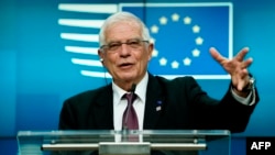 Perwakilan Uni Eropa untuk Urusan Luar Negeri dan kebijakan Keamanan Josep Borrell dalam konferensi pers mengenai pembicaraan Uni Eropa dan Iran di Brussels, Belgia, 10 Januari 2020. (Foto: AP)