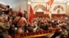 Pengunjuk Rasa Serbu Parlemen Makedonia
