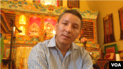 Ang Geljen Sherpa, president of the United Sherpa Association (USA), says education and opportunity can provide a surer and a safer path for Sherpa livelihood than guiding Westerners up Mount Everest. (Adam Phillips/VOA)