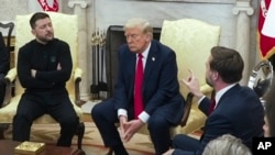 ယူကရိန်းသမ္မတ Volodymyr Zelenskyy နဲ့ အမေရိကန်သမ္မတ Donald Trump တို့ အိမ်ဖြူတော်မှာ တွေ့ဆုံ (AP Photo/ Mystyslav Chernov)