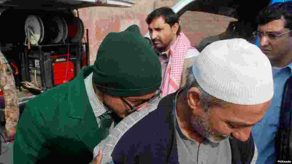 Qutqarilgan o'quvchilardan biri