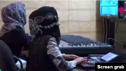 Baano-TV saluran TV yang dikelola perempuan yang sekarang ditutup karena ancaman dan sensor Taliban. Namun perempuan yang menjadi kekuatan pendorong di belakangnya, menolak untuk menyerah.. (Foto tangkapan video)