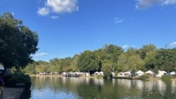 Festival In the Park strings together local artists of various trades and crafts, with their booths lining the man-made lake of Freedom Park. (Salim Fayeq/VOA)