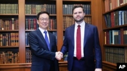 美國副總統JD萬斯(JD Vance)就職前夕在星期日（1月19日）於華盛頓會見到訪的中國國家副主席韓正。 （2025年1月19日）