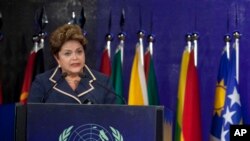 El anuncio convierte a Rousseff en formalmente investigada en relación a la llamada "Operación Lava Jato", que desde 2014 busca desentramar una red de corrupción que desvió más de 2.000 millones de dólares de Petrobras.