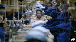 Hơn 53.000 công nhân Bắc Triều Tiên được tuyển dụng bởi khoảng 120 công ty Nam Triều Tiên tại khu công nghiệp Kaesong.
