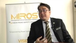 Khairil Anwar, director-general for the Malaysian Institute of Road Safety Research says the country’s biggest food delivery companies have not been providing adequate safety training to their delivery riders. (VOA/Dave Grunebaum)