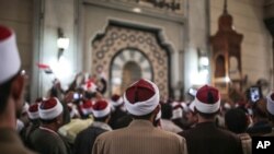 Des imans rassemblés dans une mosquée au centre du Caire, Égypte, 3 février 2015. 