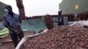 Un stockage du cacao au port d'Abidjan, en Côte d'Ivoire, le 17 janvier 2011.