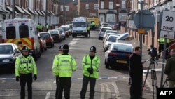 Cảnh sát Anh phong tỏa một con đường trong khu vực Birmingham