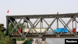 خبرگزاری کره شمالی می گوید شهروند آمریکایی ۱۶ اکتبر ۲۰۱۸ به دلیل «ورود غیرقانونی» به کشور از طریق مرز چین بازداشت شده است.