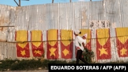 Les drapeaux de la région du Tigré dans la ville de Mekele dans le nord de l'Ethiopie, le 6 septembre 2020. (Photo by EDUARDO SOTERAS / AFP)