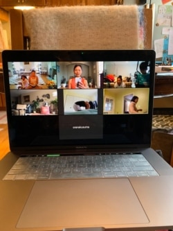 Kelas Yoga online Rini Marwini melalui zoom (dok: pribadi)