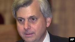 Richard R. Clifton, the newest judge to the 9th Circuit Court of Appeals, is seen during his swearing-in ceremony, in Honolulu, Oct. 15, 2002..