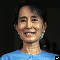 UN Burma Envoy Meets Ex-Prisoners, Opposition Leaders