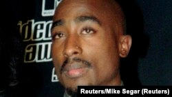 ফাইল - টুপাক শাকুর। নিউইয়র্ক, ৪ সেপ্টেম্বর ১৯৯৬।