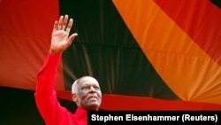 Le président angolais sortant, Jose Eduardo dos Santos à Luanda, en Angola, le 19 août 2017.