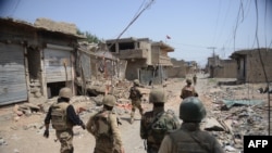 پاکستاني پوځیان د میرانشاه په بازار کې
