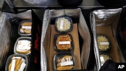 Xwarin di Firax-Amanên Plastîkî de