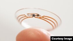 Google sedang mengembangkan apa yang disebut lensa kontak pintar yang bisa mencatat tingkat gula darah mereka (foto: dok). 