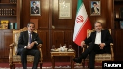 Ատոմային էներգիայի միջազգային գործակալության գլխավոր տնօրեն Ռաֆայել Գրոսսին Թեհրանում հանդիպել է Իրանի ԱԳ նախարար Աբբաս Արաքչիի հետ
