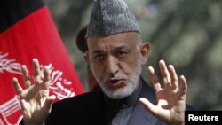 Presiden Afghanistan Hamid Karzai menyerukan agar rakyat Afghanistan dan Pakistan melakukan koordinasi melawan terorisme dan ekstremisme (foto: dok).