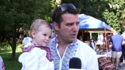 Українськими традиційними стравами та піснями відзначили День Незалежності українці у передмісті Вашингтона. Відео