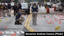 Governor Andrew M. Cuomo receives a briefing from authorities on the explosion in Manhattan on 23rd Street. (Photo: Don Pollard/ Office of Governor Andrew M. Cuomo) 