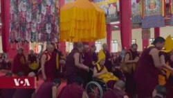 རི་བོ་དགེ་ལྡན་པའི་བསྟན་བདག་རྣམ་གསུམ་ལ་བརྟན་བཞུགས་ཕུལ་བ།