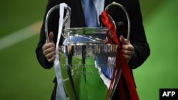 Le trophée de la ligue des champions lors de la finale entre Liverpool et le Real Madrid, Ukraine, le 26 mai 2018. 
