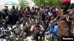 Maharba da kayan yakinsu a yankin Adamawa