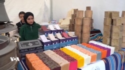 بازاڕی کاری دەستی ژنان لە موسڵ بۆ نمایشکردن و فرۆشتنی بەرهەمەکانیان