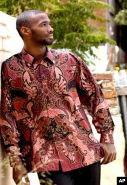 One of Buirski’s models wearing a ‘Madiba shirt’