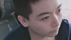 牛腾宇在电脑前操作 （牛腾宇母亲提供图片）