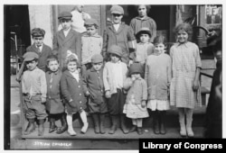 Syrian immigrant children on Washington Street in the Lower Manhattan, N.Y., neighborhood known as "Little Syria," in 1916. Bain collection at the Library of Congress.